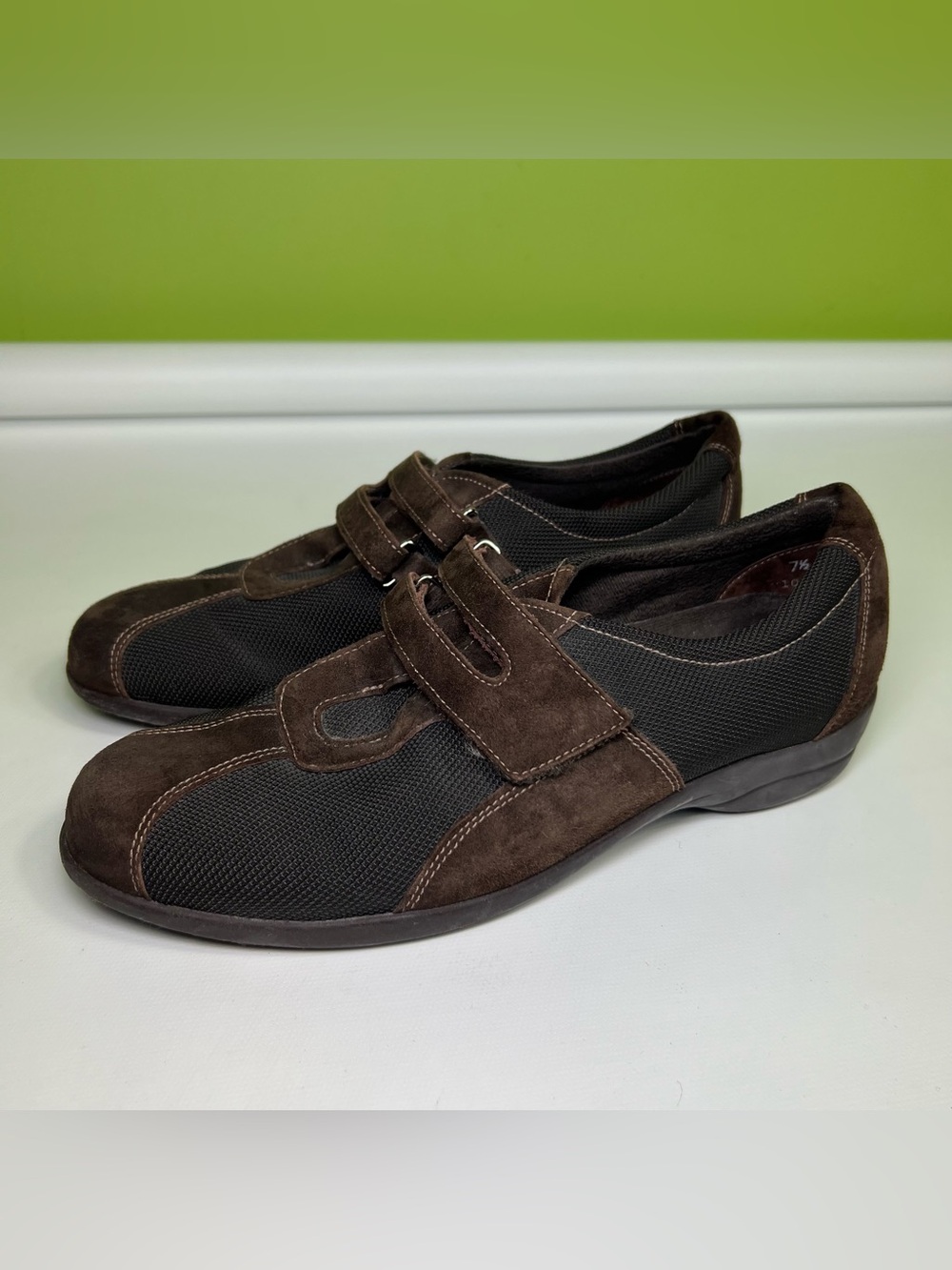 Munro JOLIET Brown Fabric Suede Leather Sneaker Shoes Cross Strap size 7.5